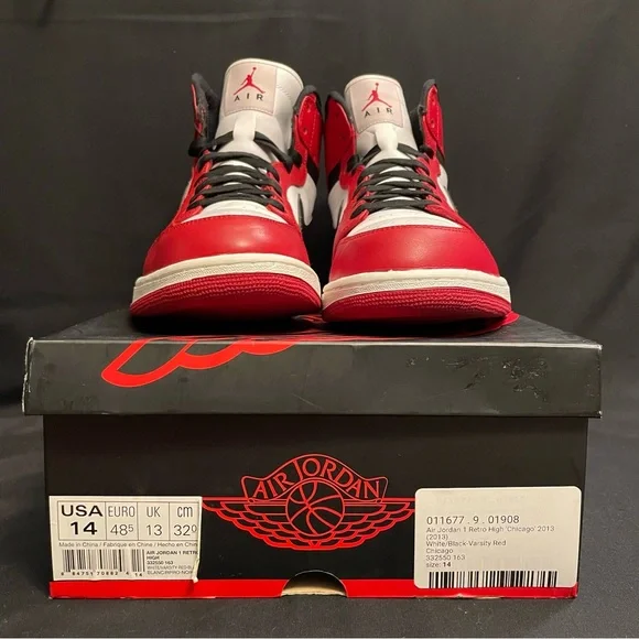Air Jordan 1 Retro Chicago 2013 - Picture 2 of 13